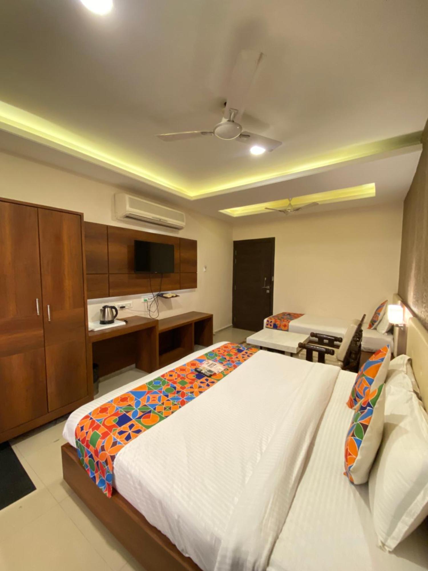 Hotel Damanis Udaipur Exterior foto